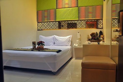 Metro House Hotell Surabaya Eksteriør bilde