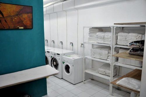 Metro House Hotell Surabaya Eksteriør bilde